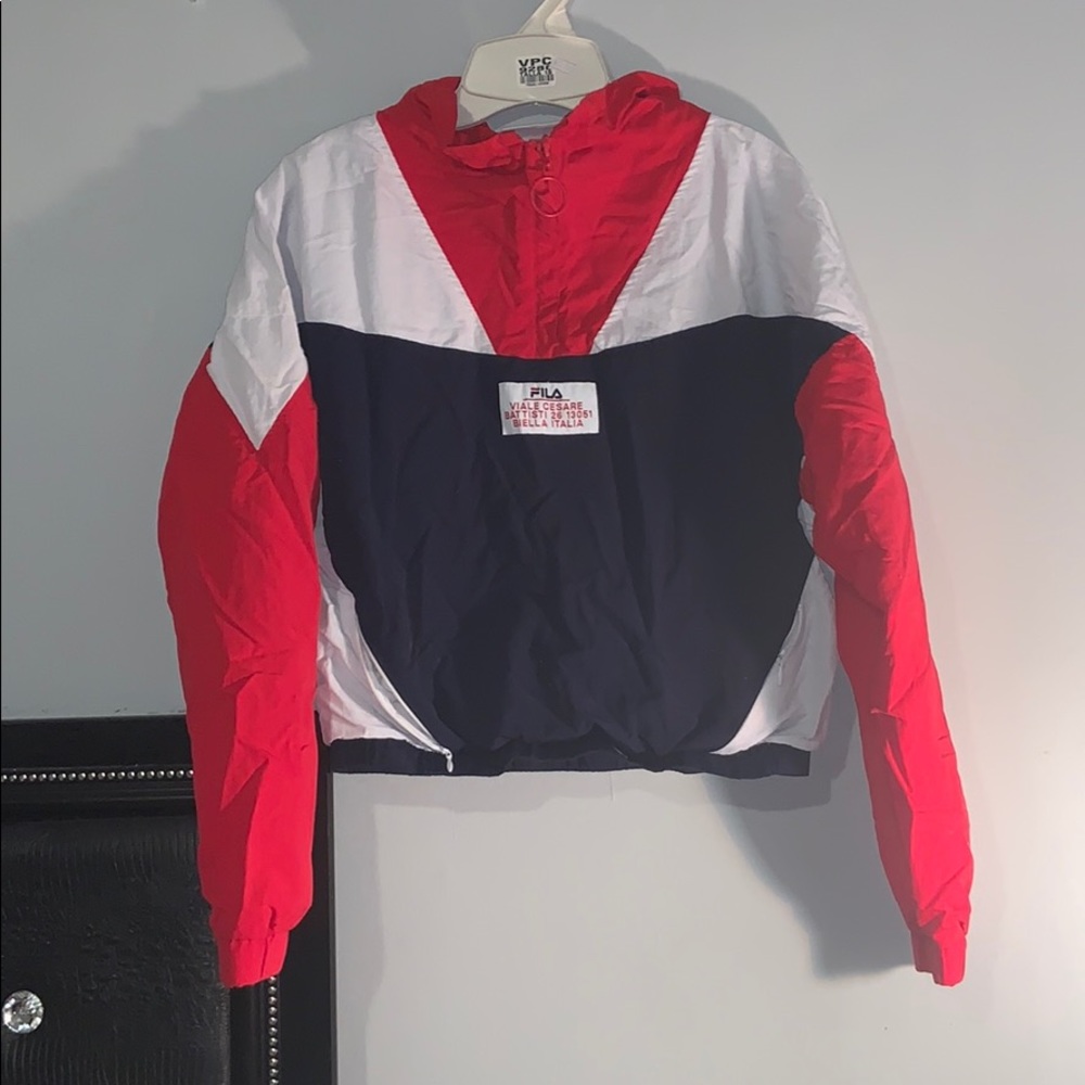 FILA .. windbreaker crop .